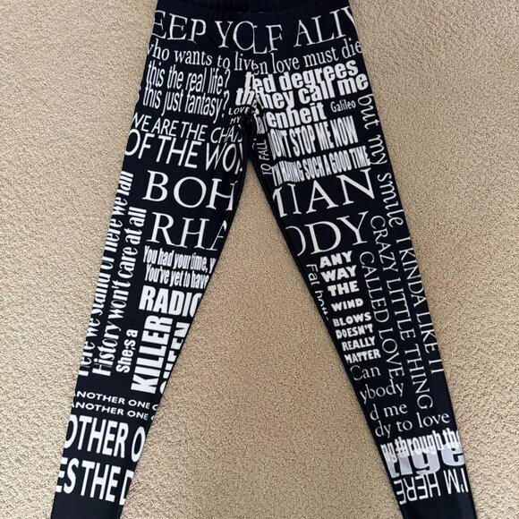 Queen Freddie Mercury Leggings Size Medium NWOT - Picture 1 of 3